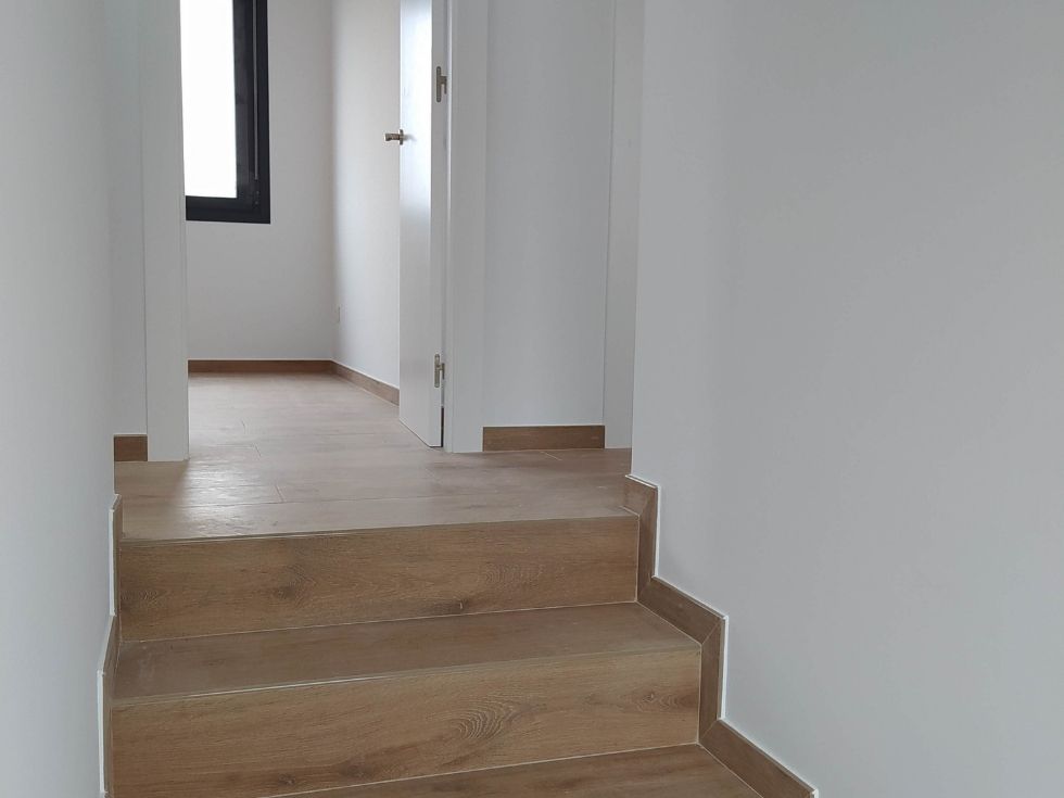 Vivienda-eficiente-Gijon-detalle-interior-escaleras-tabiqueria